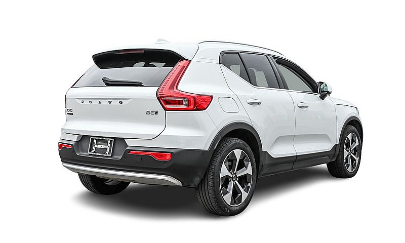 2024 Volvo Xc40...