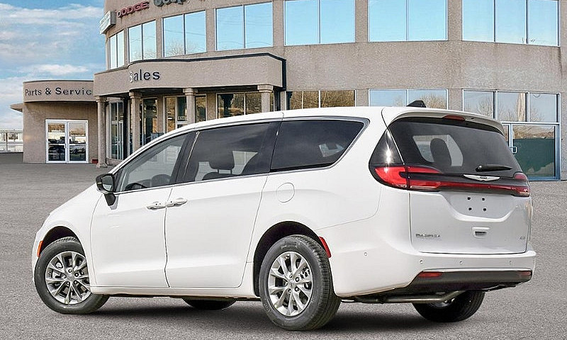 2026 Chrysler Pacifi...