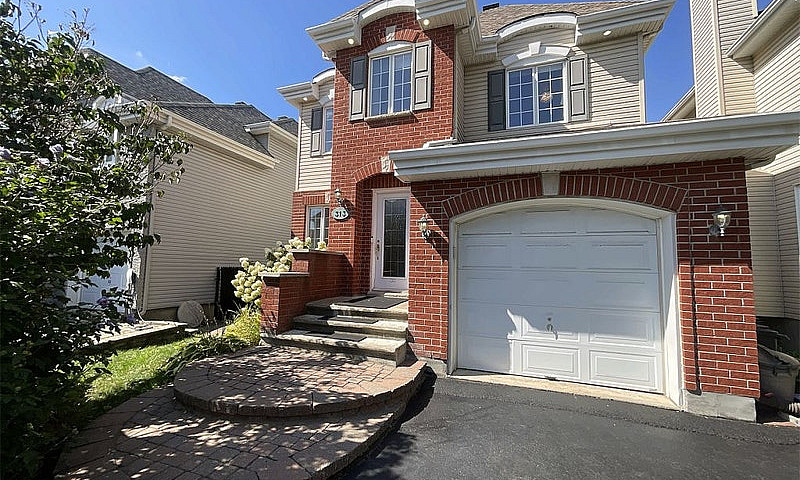 $847,000 - 2 Storey ...