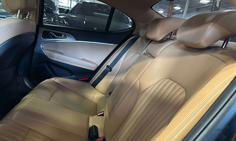 2023 Genesis G70 Adv...