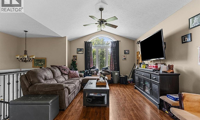 1578 Gore Harrow, On...
