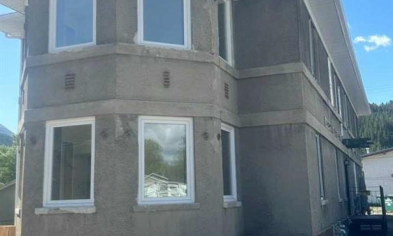 21 Ave 12366 Avenue ...