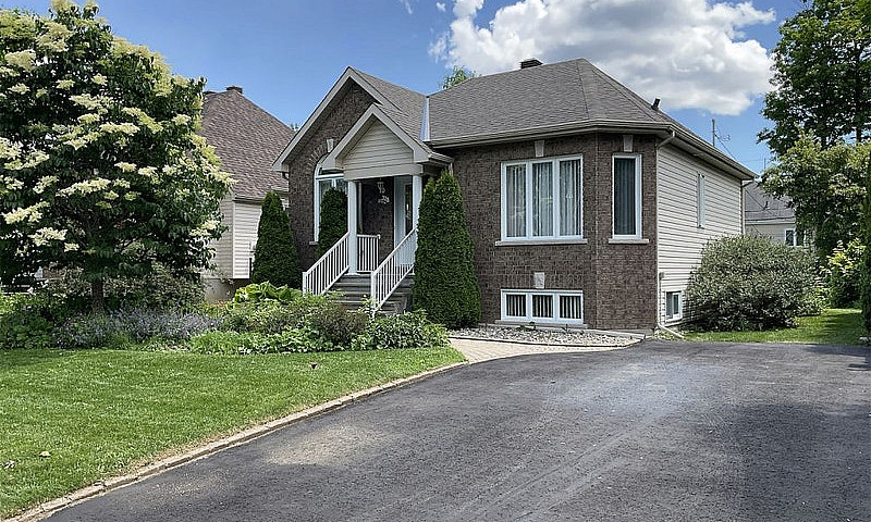 $575,000 - Bungalow ...