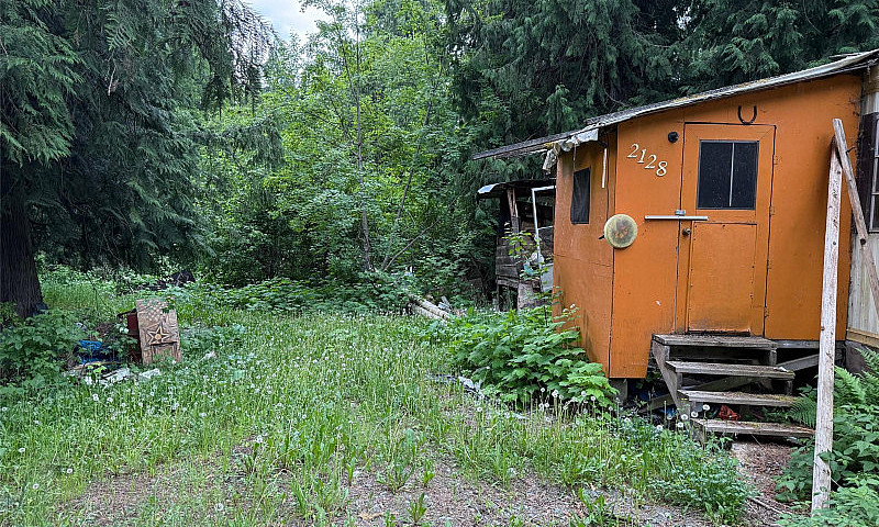 Mid Size Acreage Wit...