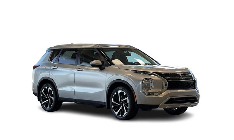 2023 Mitsubishi Outl...