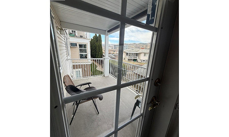 120 Vernon Avenue Un...