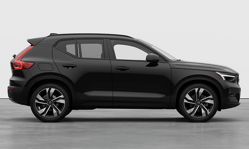 2026 Volvo Xc40...