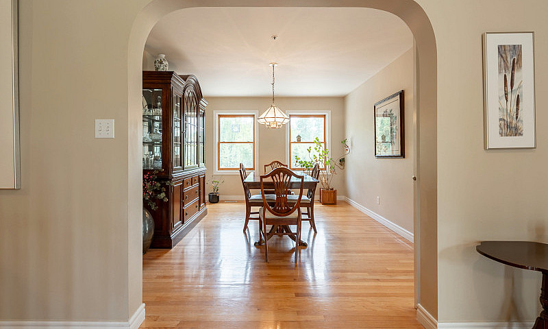 Gorgeous Acreage Loc...