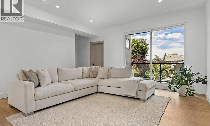 1506 39A Avenue Unit...