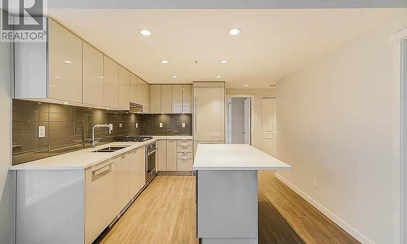 806 2388 Madison Ave...