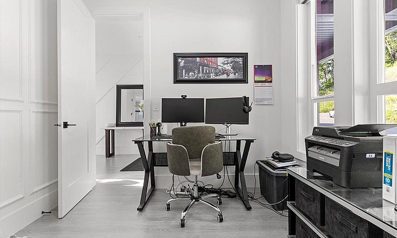 8555 Forest Gate Dri...