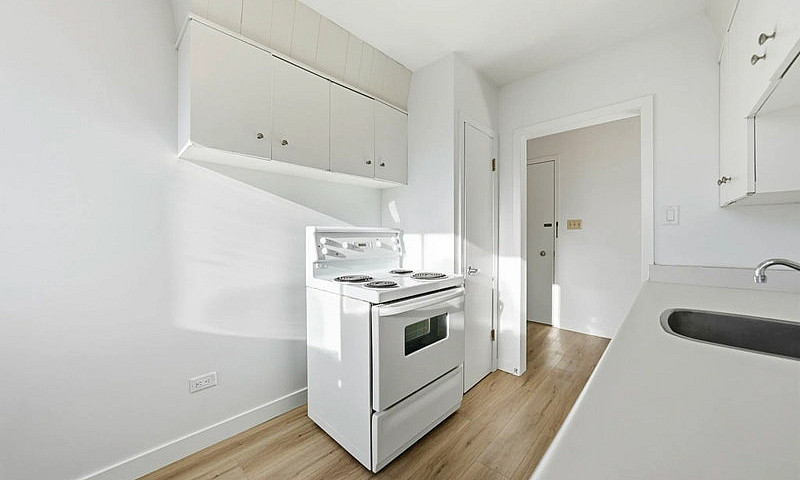 Modern Apartments Wi...