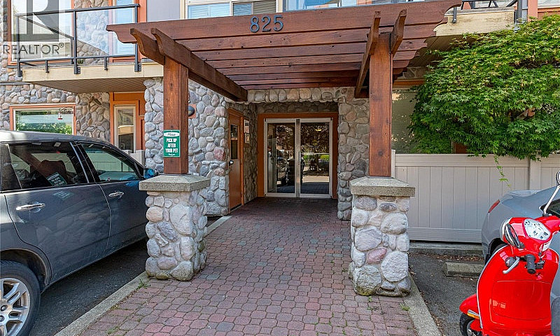 401 825 Goldstream A...