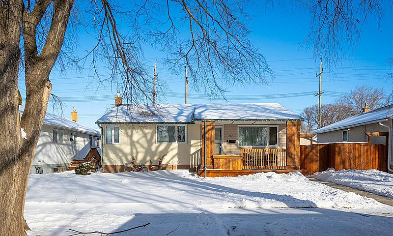 557 Chelsea Avenue W...