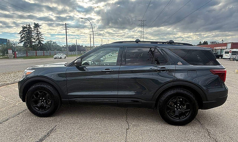 2022 Ford Explorer T...