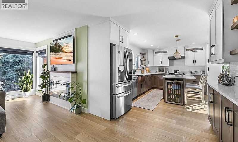 411 12Th Street S Cr...