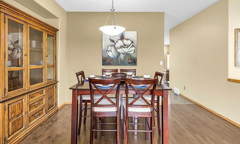 5-Bedroom House In T...