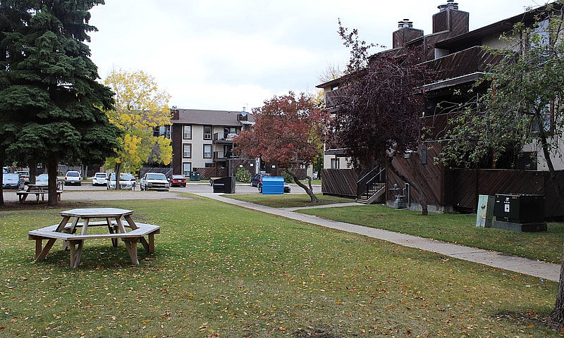 Confederation Apartm...