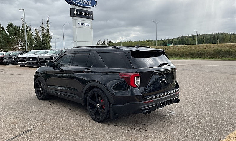 2023 Ford Explorer S...