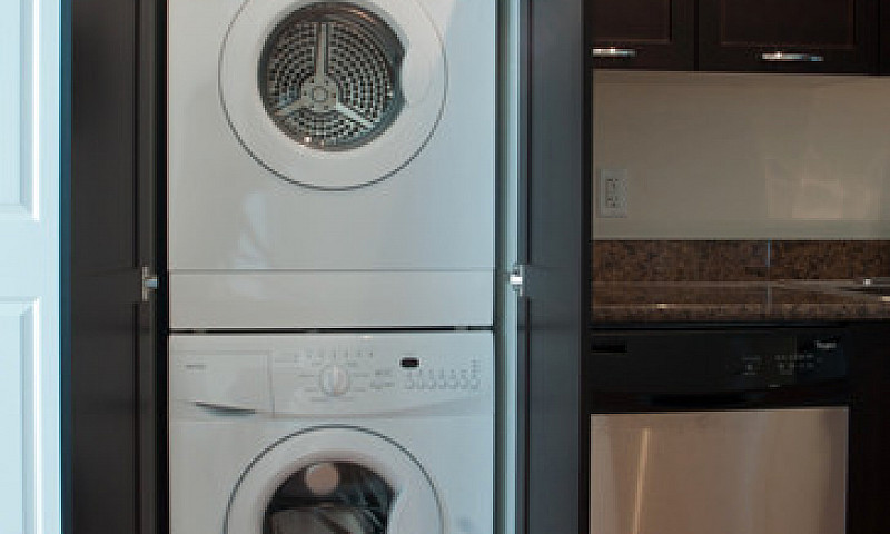 Location! 2 Beds 2 B...