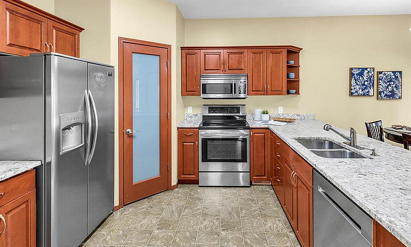 5-Bedroom House In T...