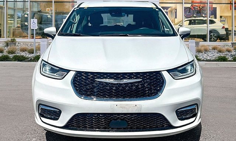 2023 Chrysler Pacifi...