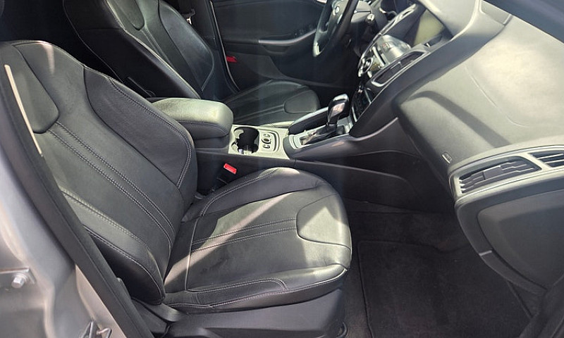 2013 Ford Focus Tita...