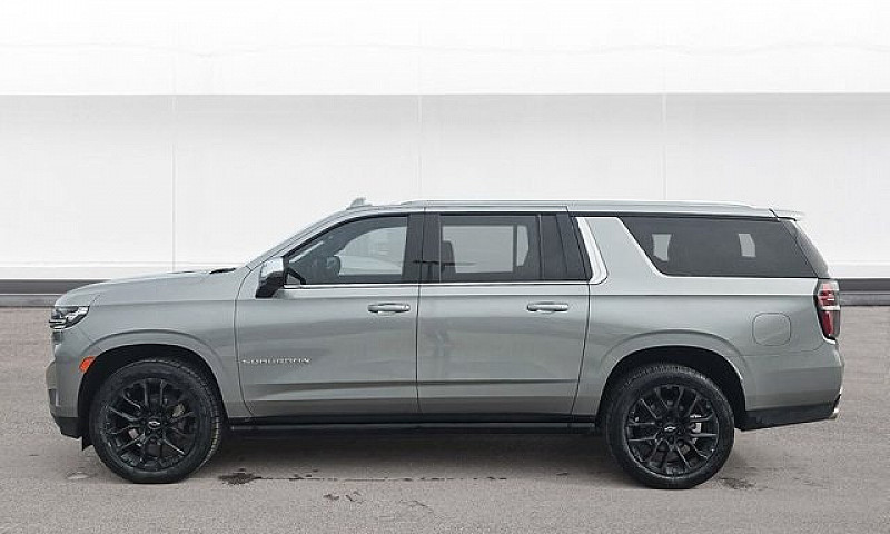 2023 Chevrolet Subur...