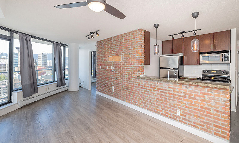 New Listing! 2703 58...