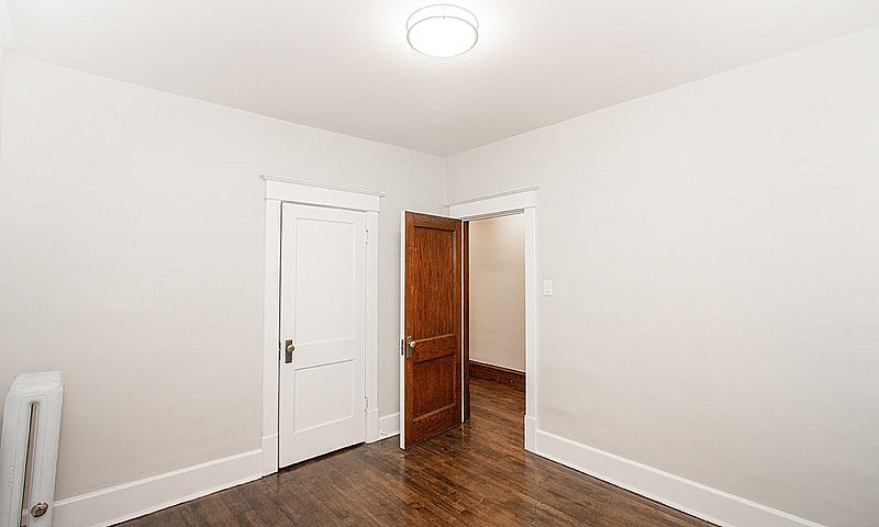 883 Grosvenor Avenue...