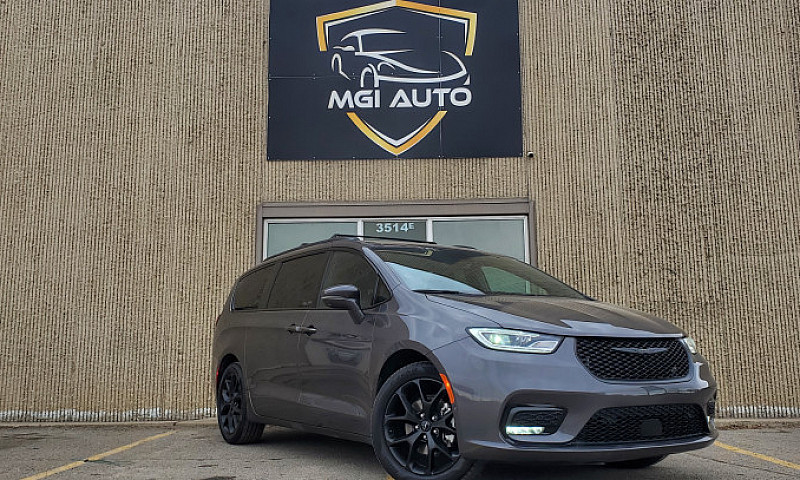 2023 Chrysler Pacifi...