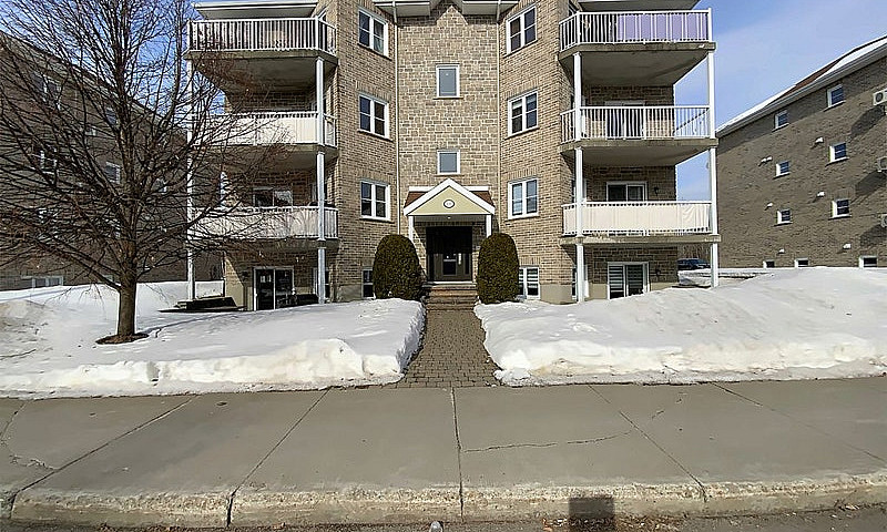 240 000$ - Condo À V...