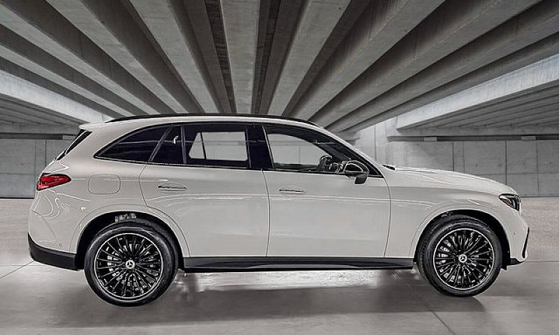 2027 Mercedes-Benz G...