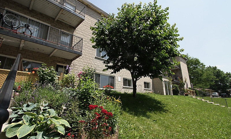 1 Bed Apt North Vict...