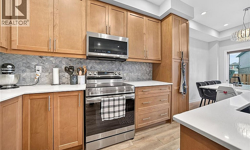 33 Bellhouse Avenue ...