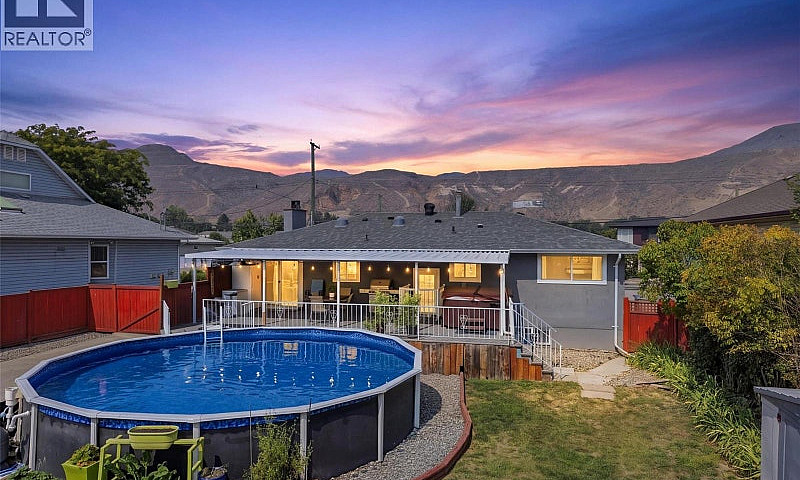 1827 Parkcrest Avenu...