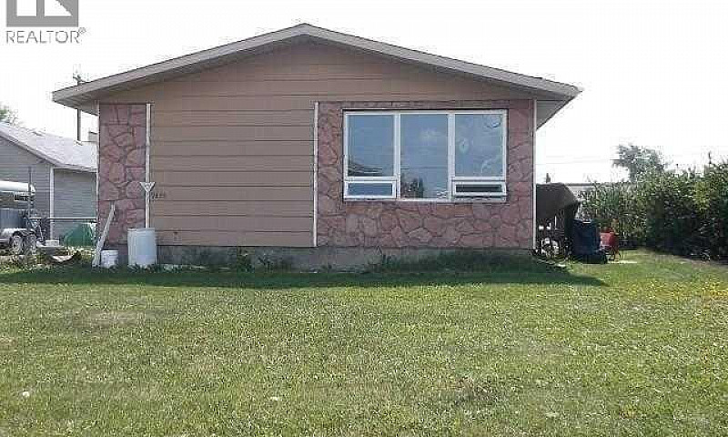 9835 96 Avenue Grand...