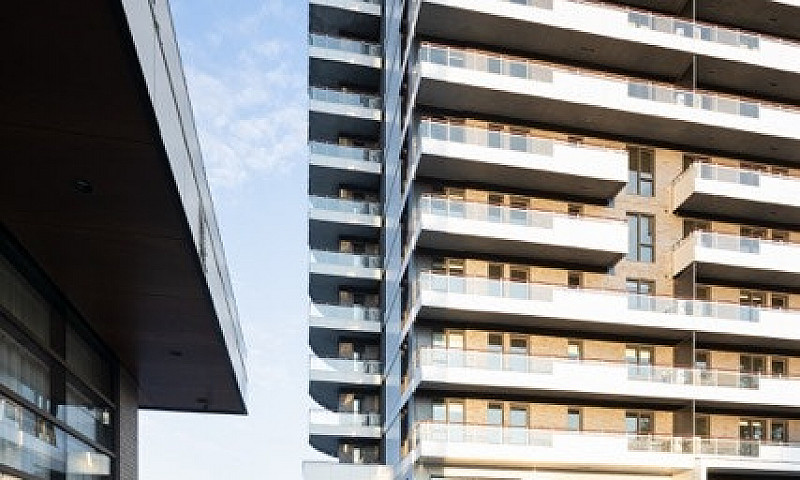 Central Parc Laval -...