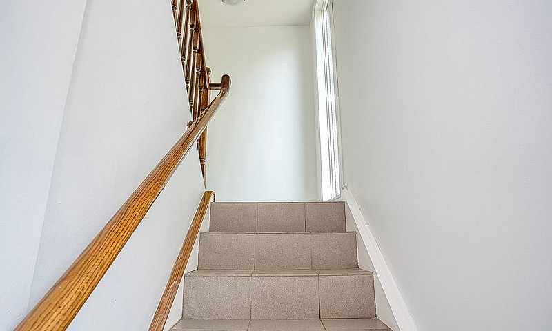 2-Bdrm Apt Near Egli...