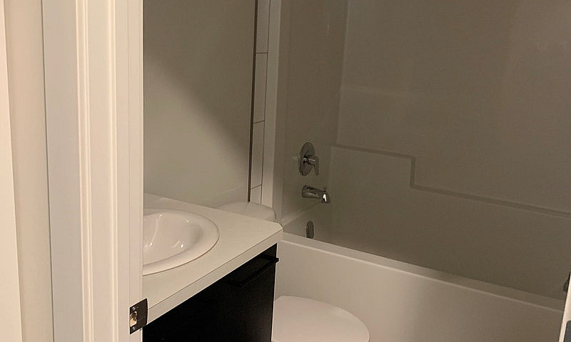 Spacious 2 Bedroom B...