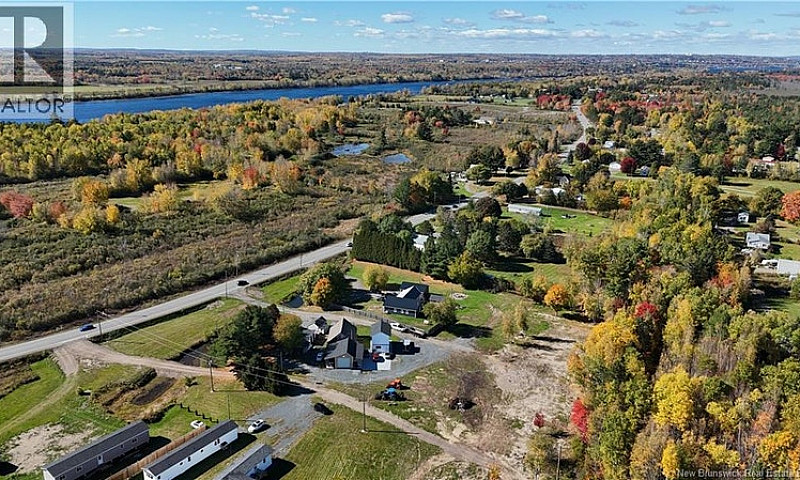 Lot Route 105 Mauger...