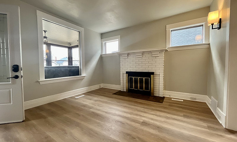 Main Floor - 531 Luc...