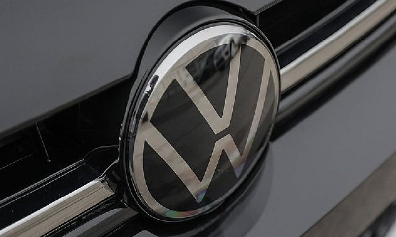 2025 Volkswagen Jett...