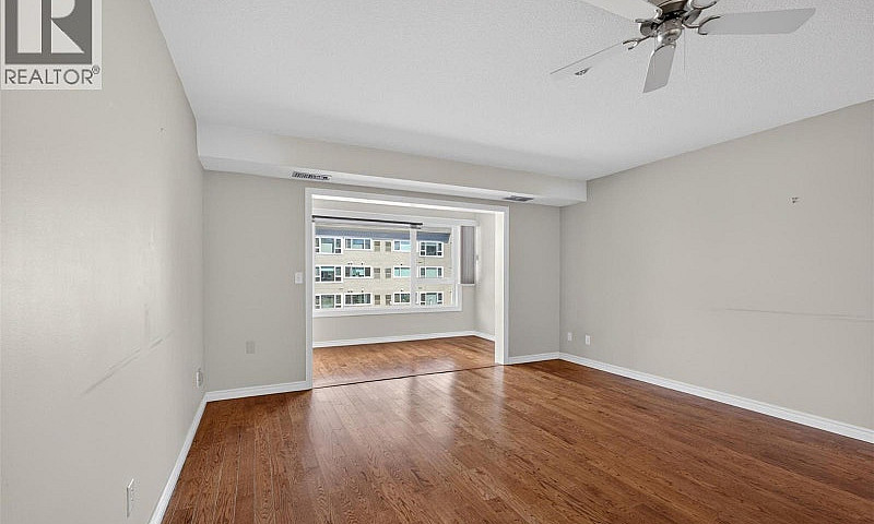 1045 Sutherland Aven...