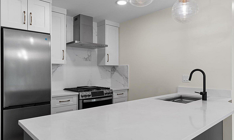 502 120 Esplanade Av...