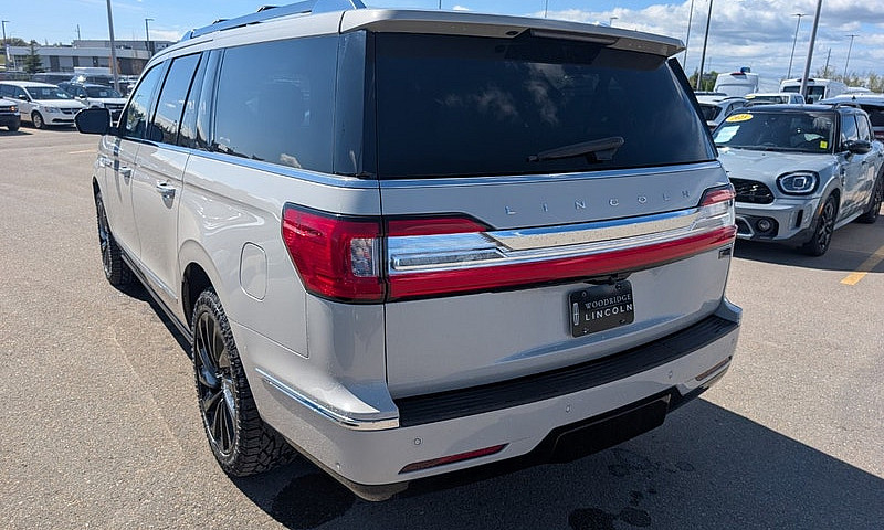 2020 Lincoln Navigat...