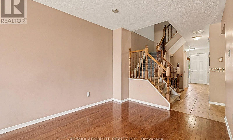 42 Roblyn Way Ottawa...