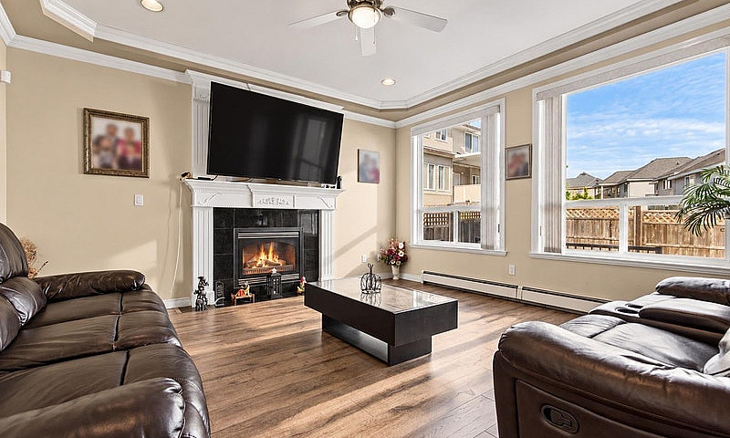 14577 80B Avenue Sur...