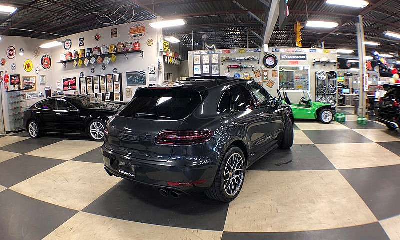 2018 Porsche Macan G...
