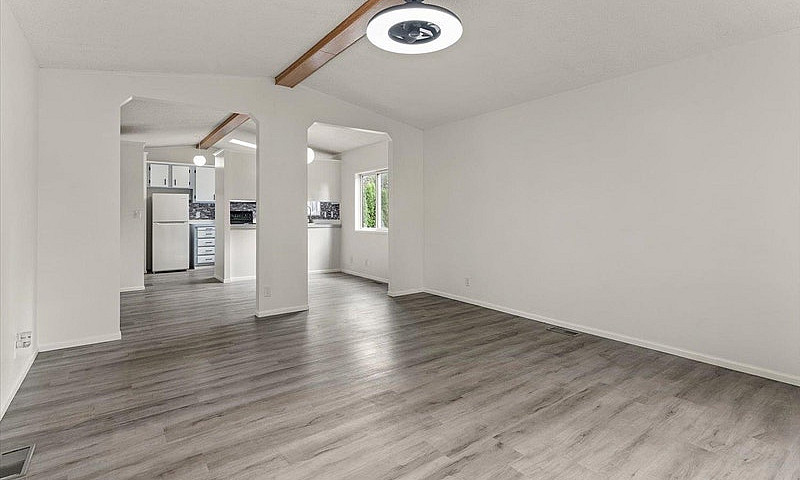 106 43201 Lougheed H...